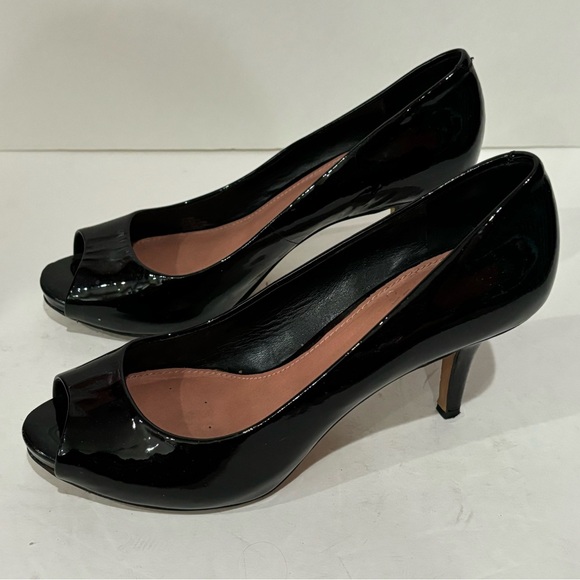 VINCE CAMUTO Women’s Black Patent Leather Peep Toe Heels - size 7.5 - Picture 3 of 7